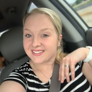 Meet your Posher, Courtney